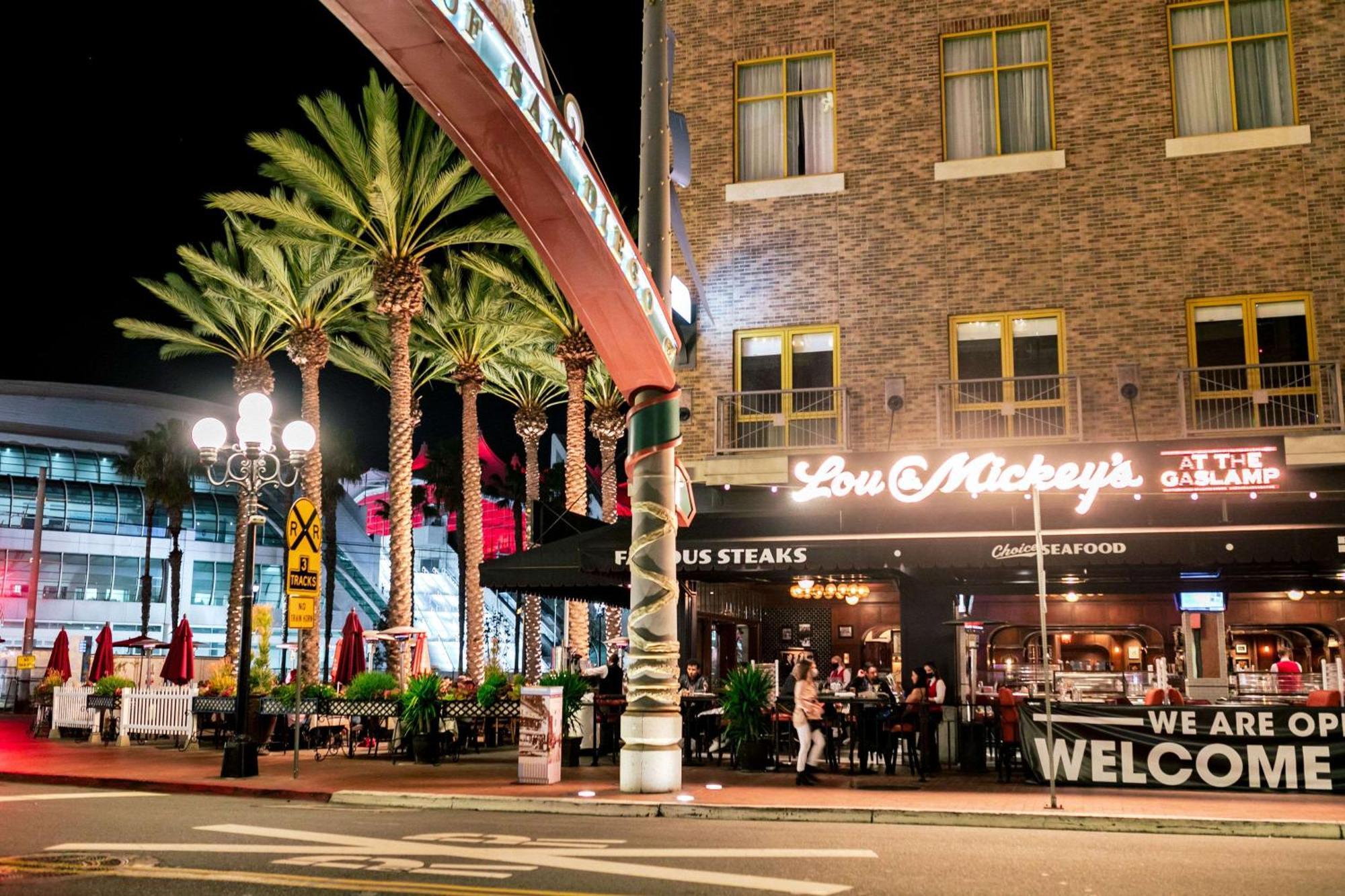 Hotel Hilton San Diego Gaslamp Quarter Exterior foto